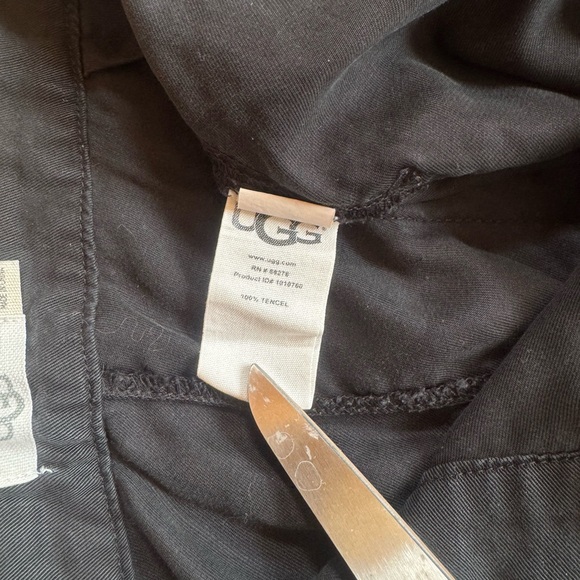 UGG Black Tencel Joggers Sz Lrg - Picture 9 of 9